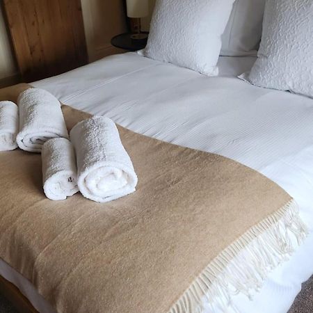 The White Horse Inn Calne Buitenkant foto