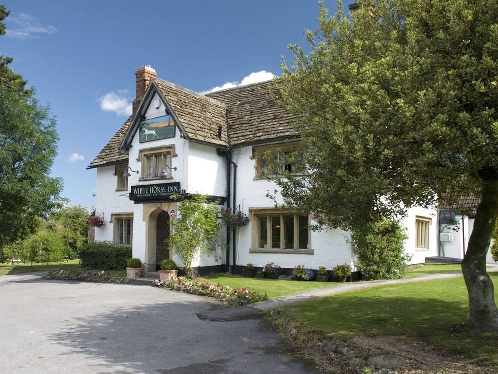 The White Horse Inn Calne Buitenkant foto